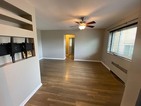 2nd image of 2100 N Franklin St #22