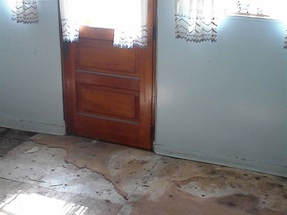 Kitchen (under demo)