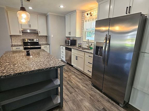5th image of 409 Shamrock Dr