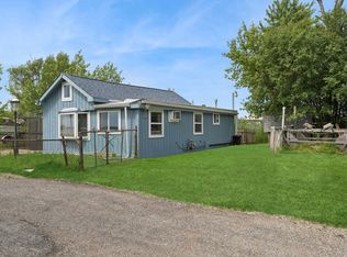 402 Lakeland Ave, Fox Lake, IL 60020