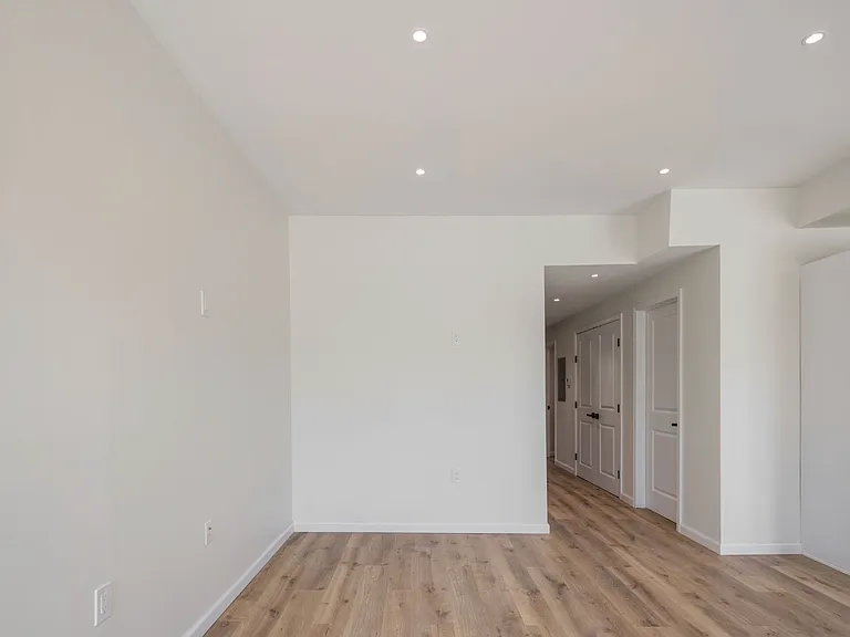 3250 Lorain Ave — Photo 9