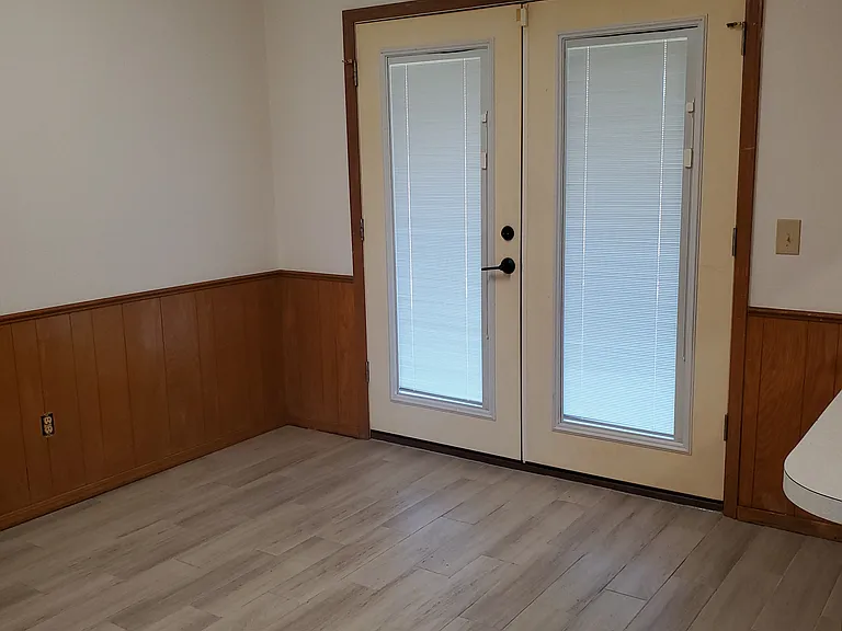 10904 N Lee Ave — Photo 4