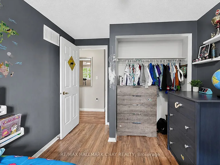 109 Wessenger Dr — Photo 16
