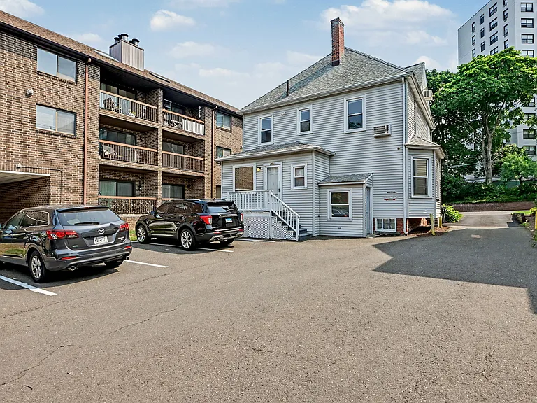 1480 Bedford St #2 — Photo 18