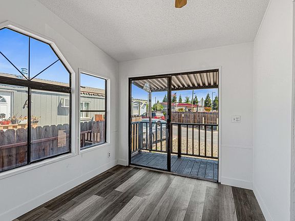 3rd image of 555 Moffat Blvd #61