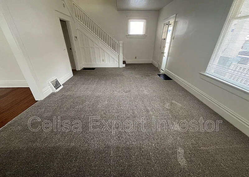 3 bed, 1.5 bath, 1440 sqft, $1,350 — Photo 2