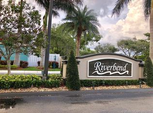 124 W Riverbend Dr, Sunrise, FL 33326