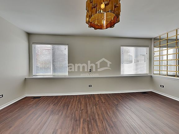 5th image of 915 Mission Blvd