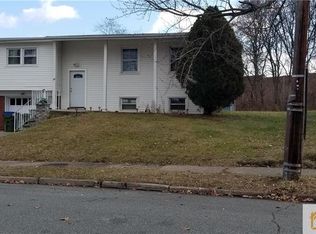 24 Wilk Rd, Edison, NJ 08837