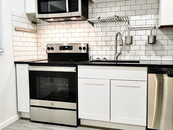 2nd image of 3 E 38th St #7