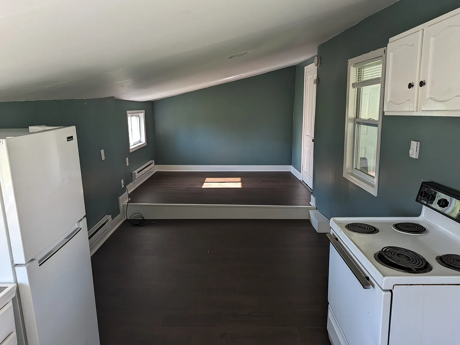1033 Myers Ave — Photo 3