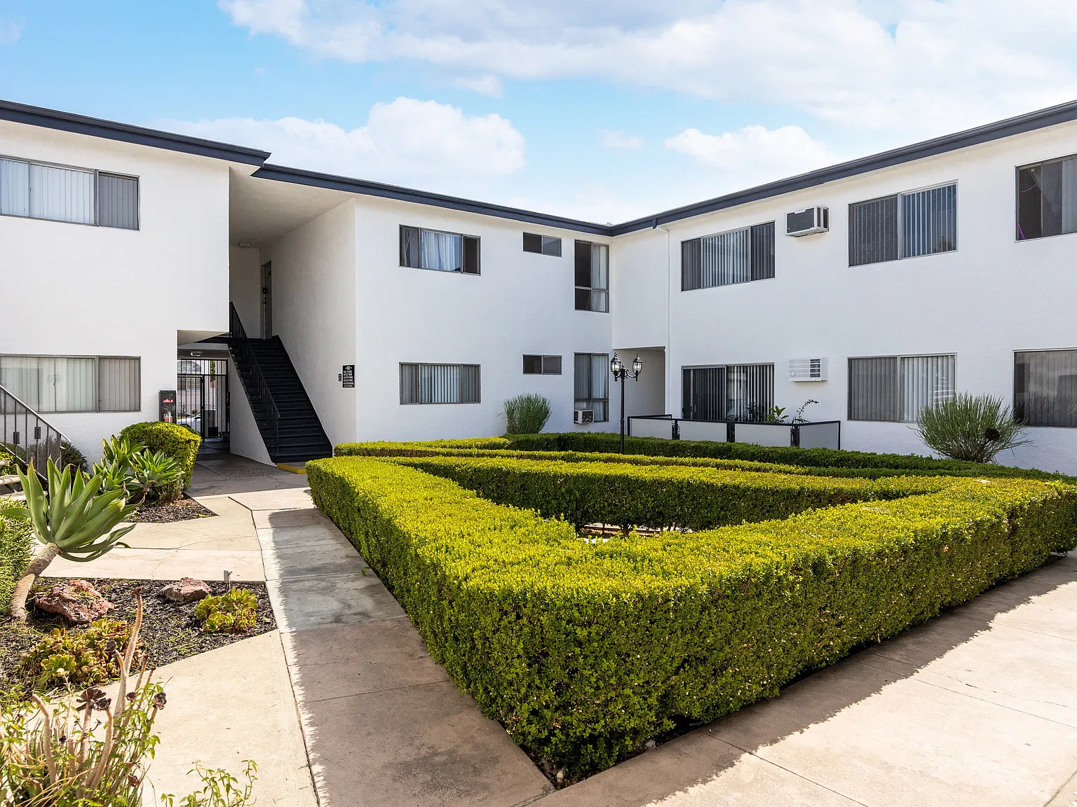 Prospect Plaza Apartments — Photo 2