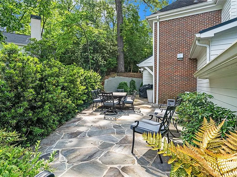 575 Peachtree Battle Ave NW — Photo 24