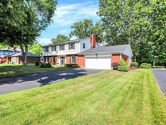 2nd image of 8939 Sassafras Ct