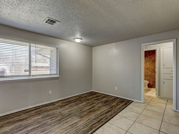 5th image of 3024 Overland Dr