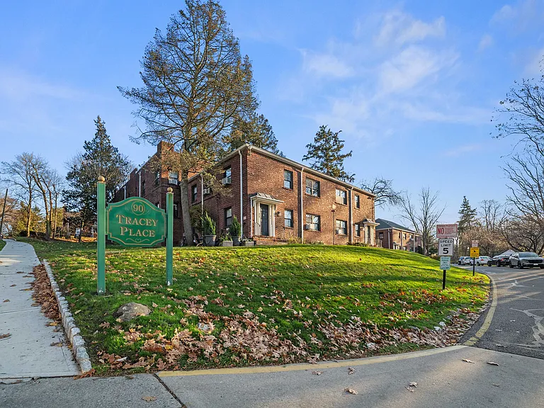 90 Tracey Pl #H1 — Photo 20