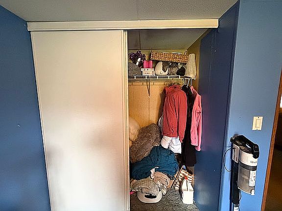 3rd image of 3472 Charter Oak Rd