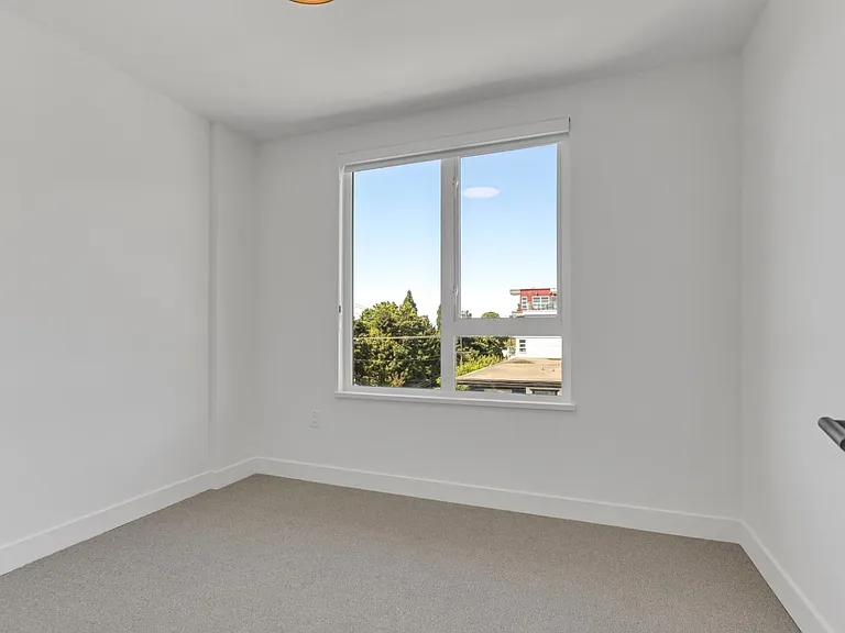 422 E 3rd St #401 — Photo 8