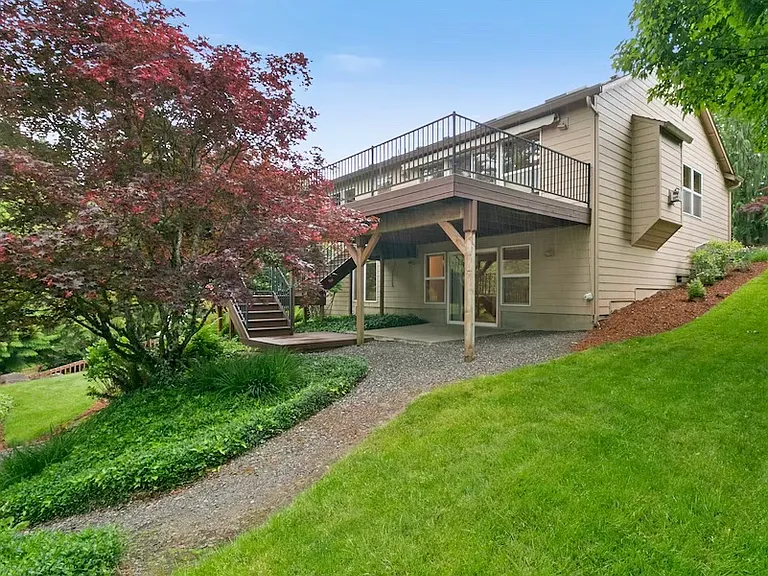 NE 24th Ave — Photo 15