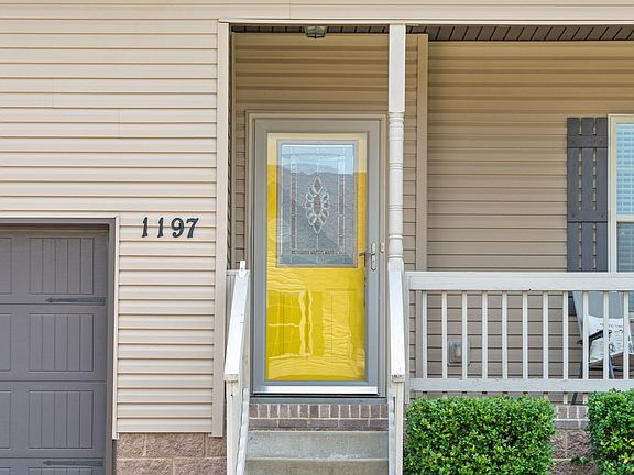 4th image of 1197 Meachem Dr W
