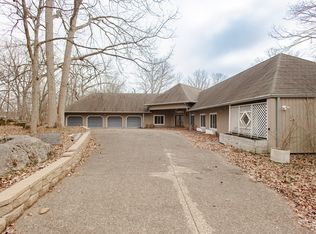 1550 E Pointe Club Dr, Bloomington, IN 47401