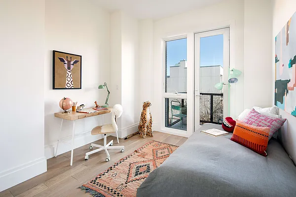 Sold by Compass | media 7