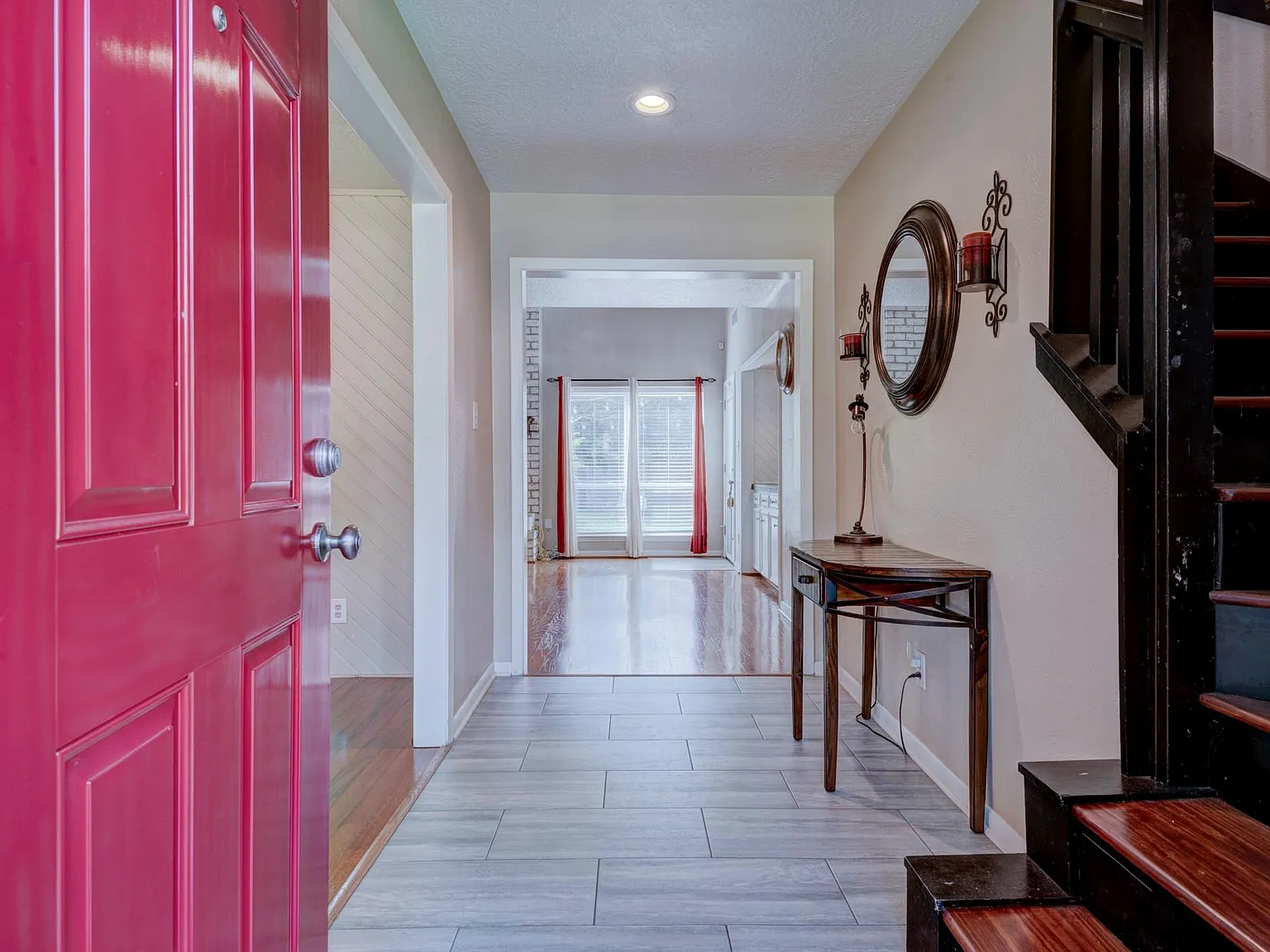 4 bed, 2.5 bath, 2663 sqft, $2,500 — Photo 3