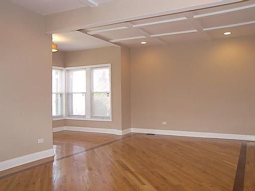 3rd image of 7539 S Crandon Ave