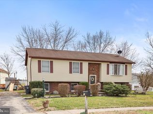 22 Dogwood Ln, Hanover, PA 17331