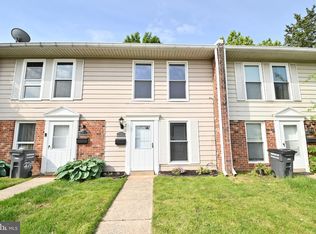 2165 Ferguson Pl, Herndon, VA 20170