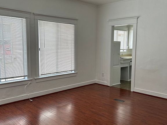 3rd image of 1224 W 8th St APT 107