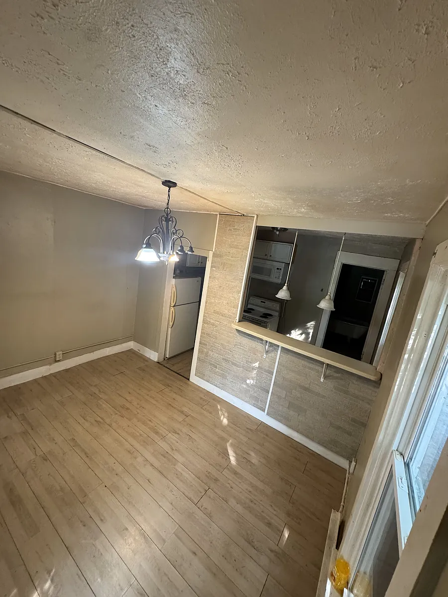 Building Photo - 451 5th St #1