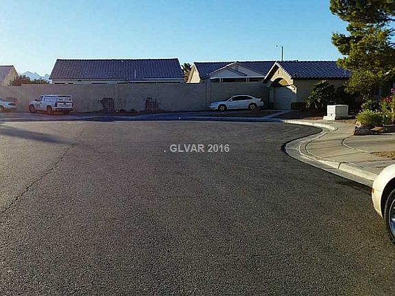 4th image of 3737 Saint Peter Ct