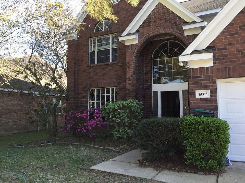 1st image of 19315 Oak Station Dr