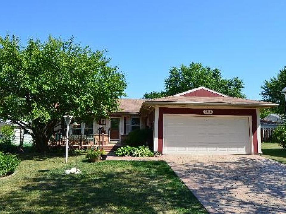 1st image of 7915 W Kingston Dr