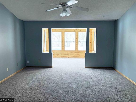 5th image of 3558 Douglas Dr