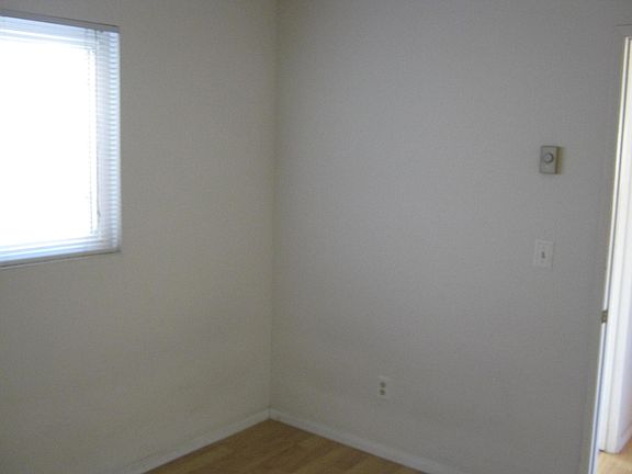 5th image of 3985 Riviera Dr Unit E