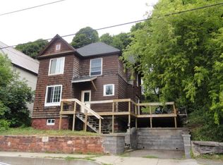 823 Summit St, Hancock, MI 49930