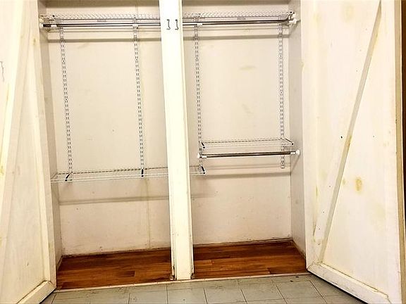 5th image of 1403 Lilly St