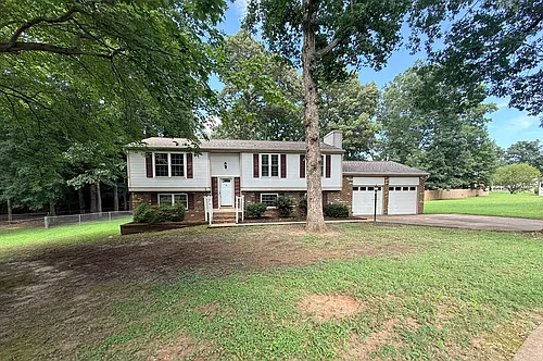 7301 Summertree Dr Photo 1 7301 Summertree Dr Photo 1