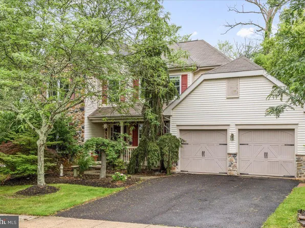 131 Equestrian Dr, New Hope, PA 18938