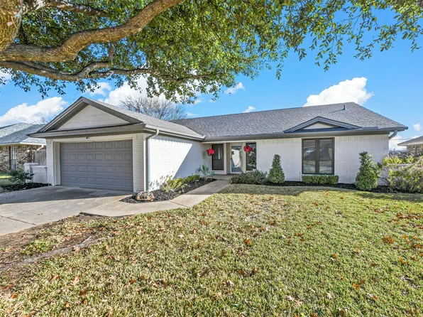 587 Bluebonnet Dr, Keller, TX 76248