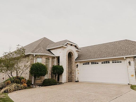 4th image of 112 Cambridge Cir