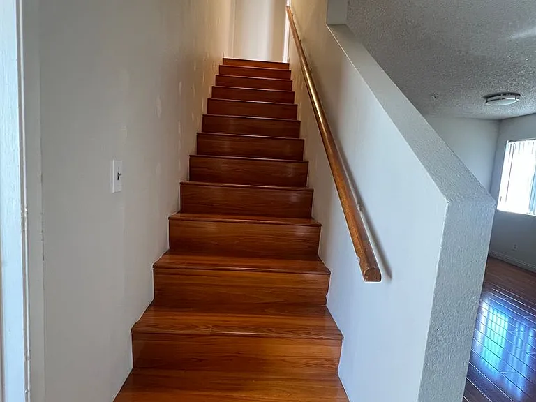2200 Larch St — Photo 4
