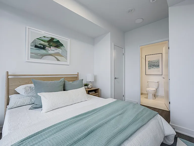 40 Lagerfeld Dr — Photo 22