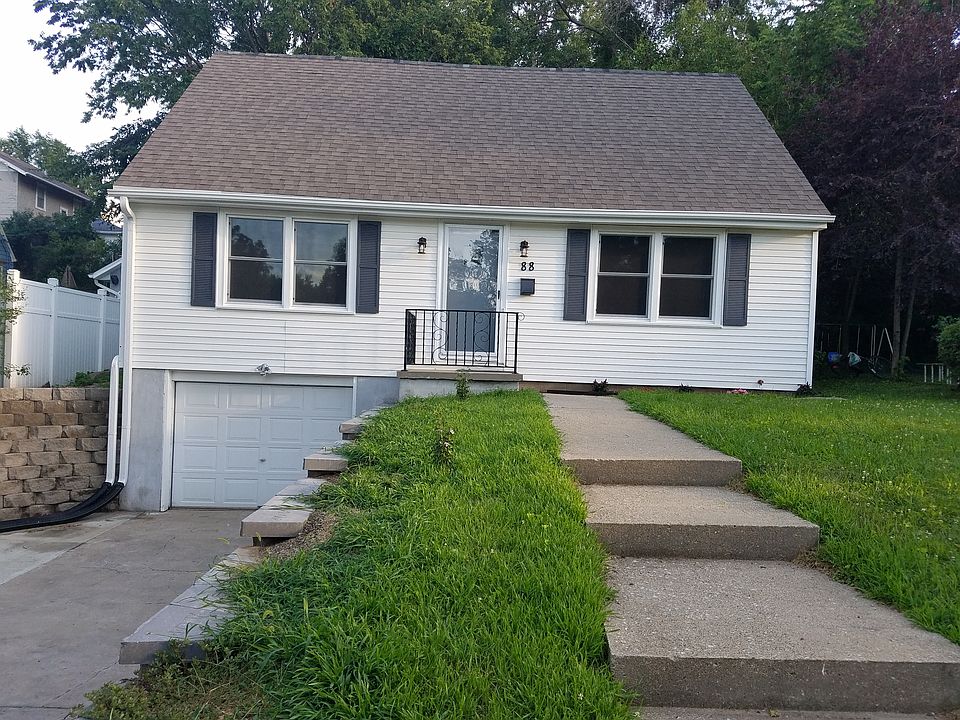 1st image of 88 W Stewart Ave