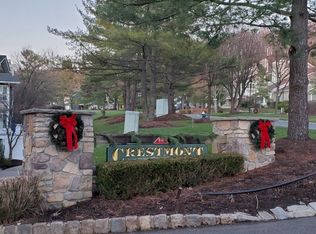 69 Bentley Ct, Bedminster, NJ 07921