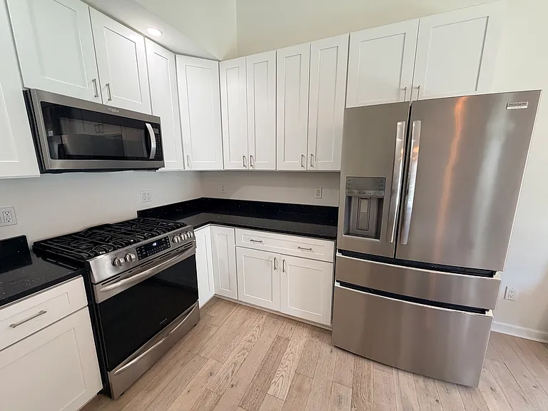 5881 Woodruff View Dr — Photo 4