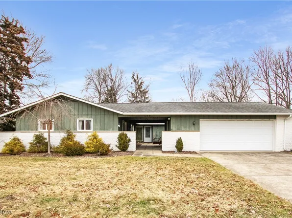 444 Woodlawn Cir, Berea, OH 44017