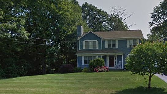 1st image of 32 Derbyshire Dr